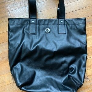 Lululemon tote